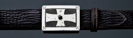 TKCBO Cross rectangle buckle with onyx stone on Chocolate Shark
